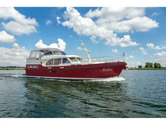 Lola II — Linssen Grand Sturdy 40.0 AC