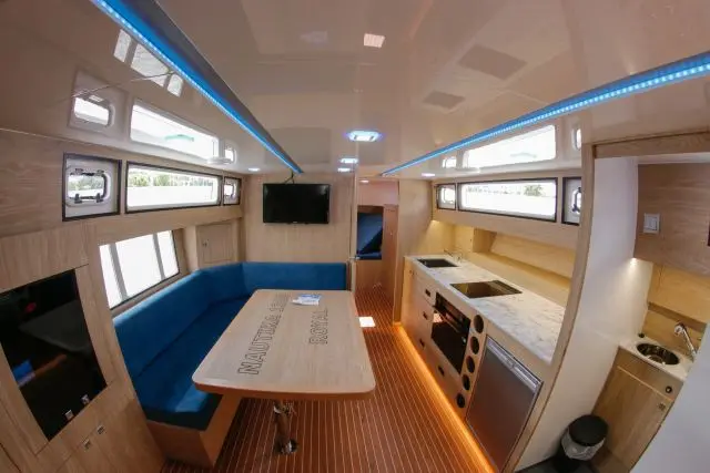 Nautika 1300 Royal — Nautika 1300 