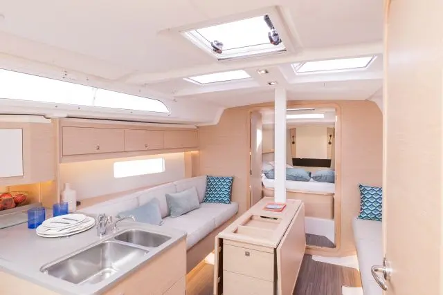Sunsail 37.3 Premium
