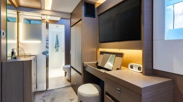 Moorings 5200 Exclusive Plus