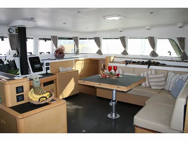 Lagoon 500 2009