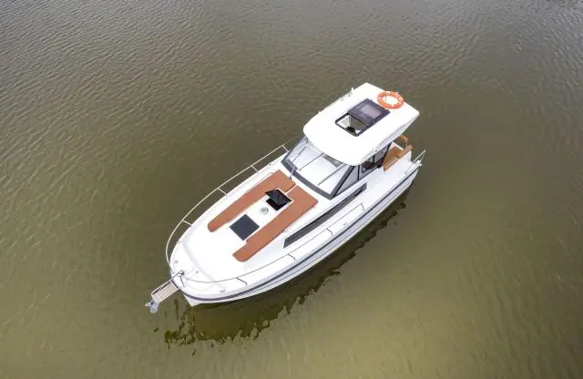 Wajda — Nexus Revo 870 Prestige