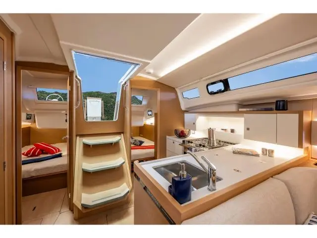 Reina Laura — Sun Odyssey 415