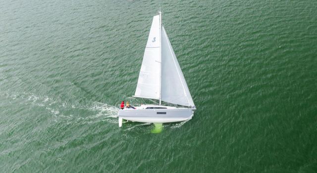 Moorings Oceanis 30.1 Club